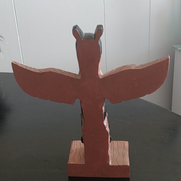 Totem Pole Alaska - Picture 2 of 7